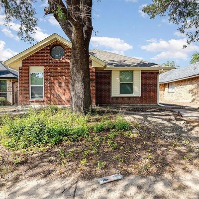 1521 Creek Bluff Cir, Mesquite, TX 75149