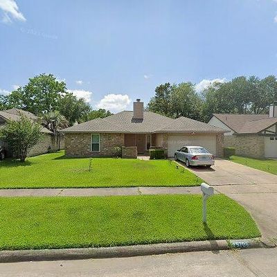 15706 Castorglen Dr, Webster, TX 77598