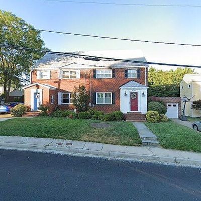 2045 N Brandywine St, Arlington, VA 22207