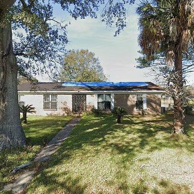 2068 Costarides St, Mobile, AL 36617