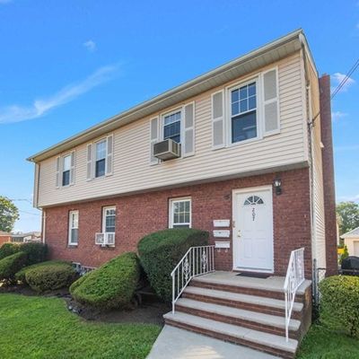 207 8 Th St, Palisades Park, NJ 07650