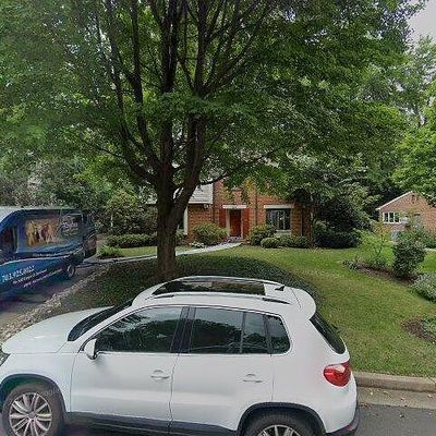 207 Buxton Rd, Falls Church, VA 22046