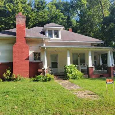 210 Mcclure St, Red Boiling Springs, TN 37150