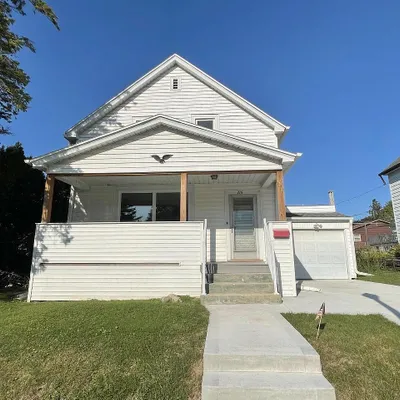 215 Oak St, Sheboygan Falls, WI 53085