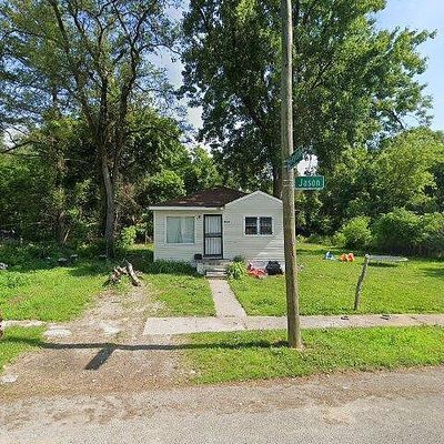 21680 Jason St, Detroit, MI 48223