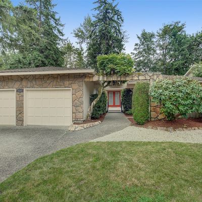 2233 Sahalee Dr W, Sammamish, WA 98074