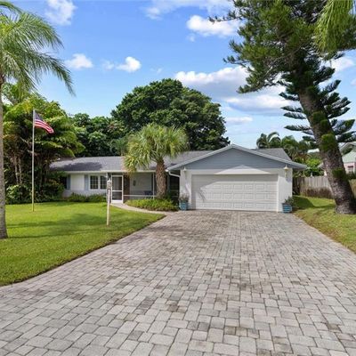 2246 Ne 19 Th Ct, Jensen Beach, FL 34957