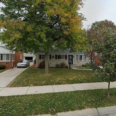 22731 Port St, Saint Clair Shores, MI 48082