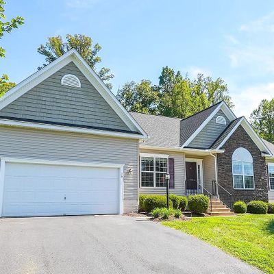 19 Towering Oaks Dr, Fredericksburg, VA 22405