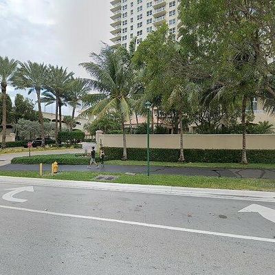 19501 W Country Club Dr #805, Aventura, FL 33180