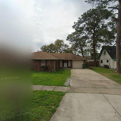 2536 Vulcan St, Harvey, LA 70058