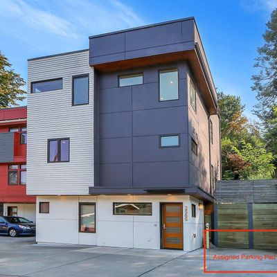 2566 3 Rd Ave W, Seattle, WA 98119