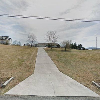 268 Gail Ln, Jacksboro, TN 37757