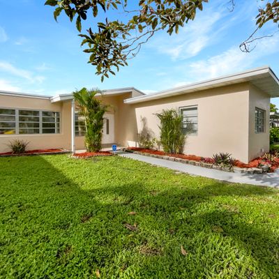 2714 Plunkett St, Hollywood, FL 33020