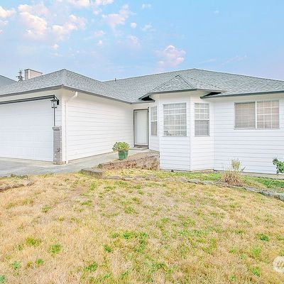 2720 Glen More St, Kelso, WA 98626