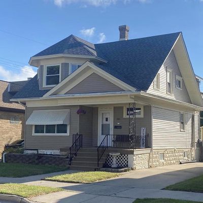 2811 Charles St, Racine, WI 53402