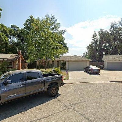 2332 S Bridge Ct, Visalia, CA 93277