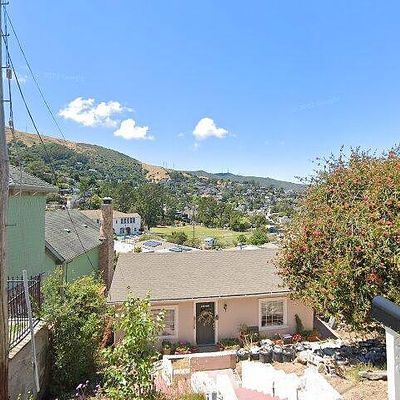 240 Tulare St, Brisbane, CA 94005