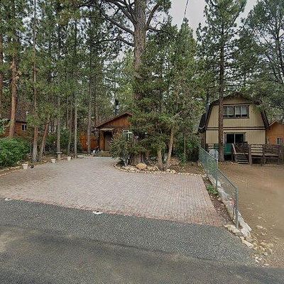 242 Cedar Ln, Sugarloaf, CA 92386