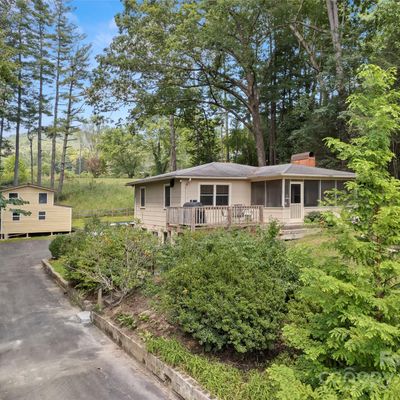 250 Mondamin Rd, Zirconia, NC 28790