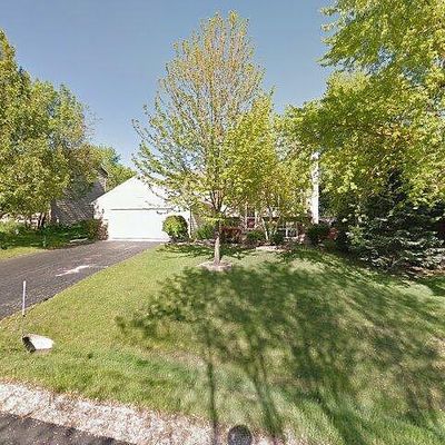 321 S Thornwood Dr, Lindenhurst, IL 60046