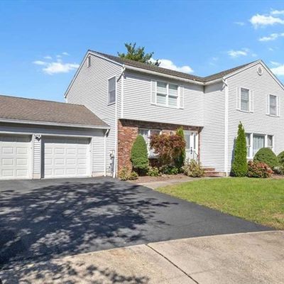 322 Grix Ct, New Milford, NJ 07646