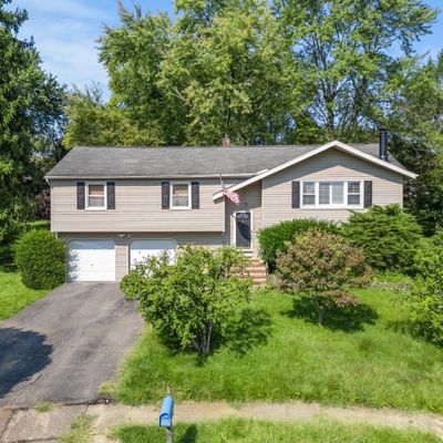 35 Wexford Ct, Phillipsburg, NJ 08865