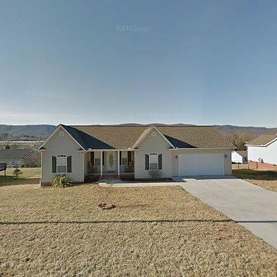 362 Clover Cir, Jacksboro, TN 37757