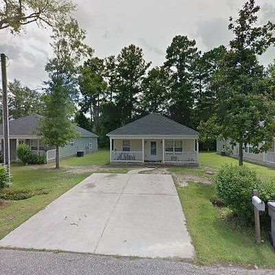 305 Woodrow St, Tabor City, NC 28463