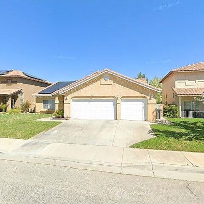 4249 Sungate Dr, Palmdale, CA 93551