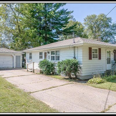 511 E Wisconsin St, Weyauwega, WI 54983