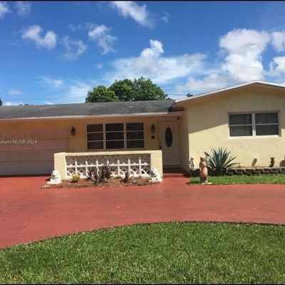 5221 Washington St, Hollywood, FL 33021