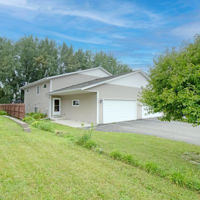 554 Hilltop Drive, Hutchinson, MN 55350