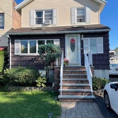 62 Park Ave, Lyndhurst, NJ 07071