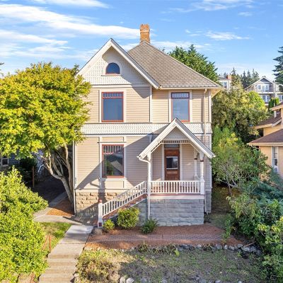 620 N State St, Bellingham, WA 98225