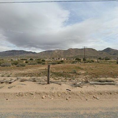 6261 Arrowhead Lake Rd, Hesperia, CA 92345