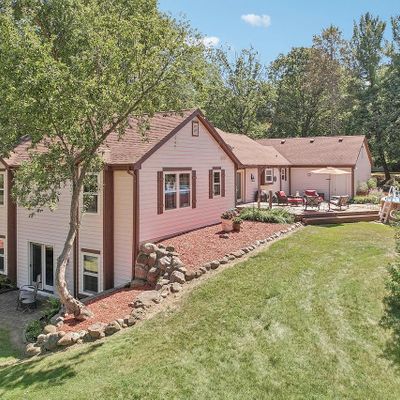 649 Cardiff Dr, Hartland, WI 53029