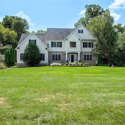 7 Coventry Ln, Hopewell, NJ 08525