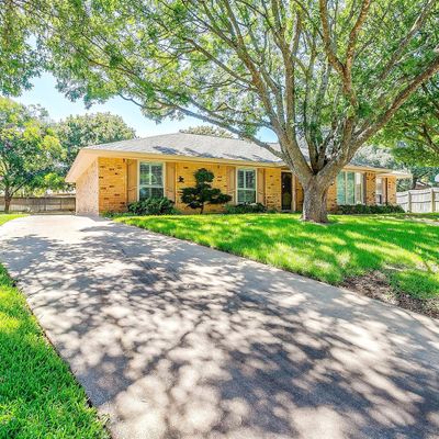 7012 Winchester Pl, Fort Worth, TX 76133