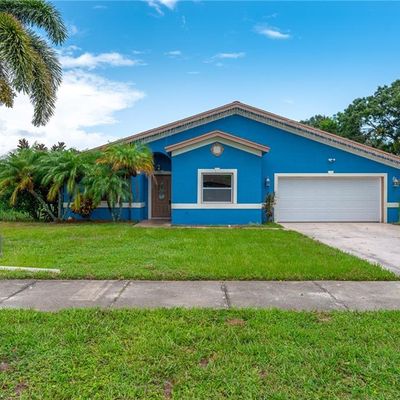 706 Ixoria Ave, Fort Pierce, FL 34982