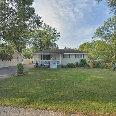 5811 Oster Dr, Waterford, MI 48327