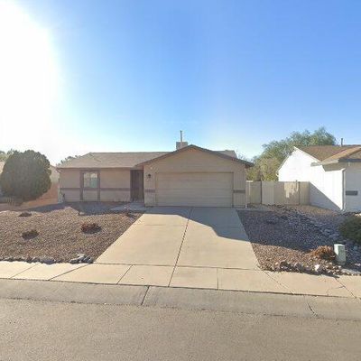 5811 N Moonbrook Rd, Tucson, AZ 85741