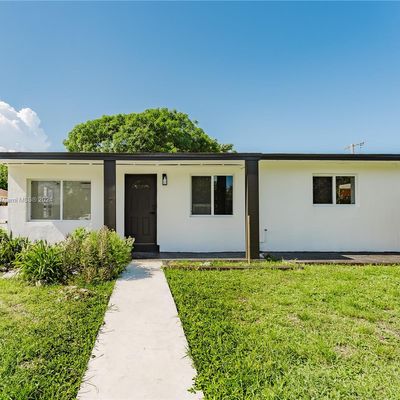 5847 Mayo St, Hollywood, FL 33023