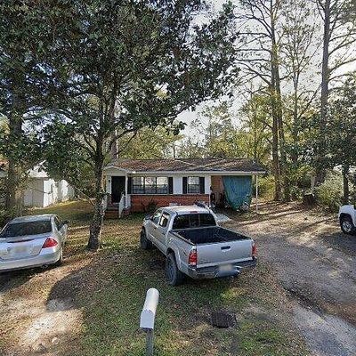 8 Circle Dr, Saraland, AL 36571