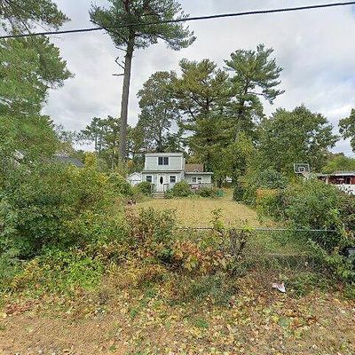 8 Pinehurst Ave, Pembroke, MA 02359