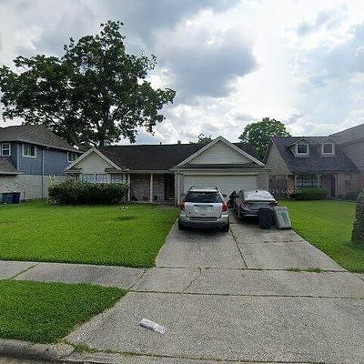 802 Apple Ln, League City, TX 77573