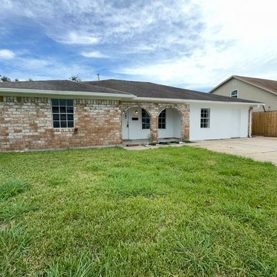 804 Kolb Rd, Pasadena, TX 77502