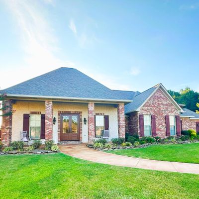 809 Osagian Cir, Brandon, MS 39042