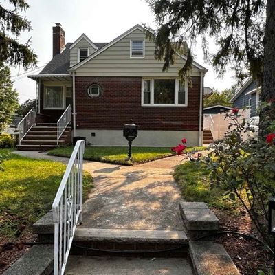 86 Hillside Ave, Teaneck, NJ 07666