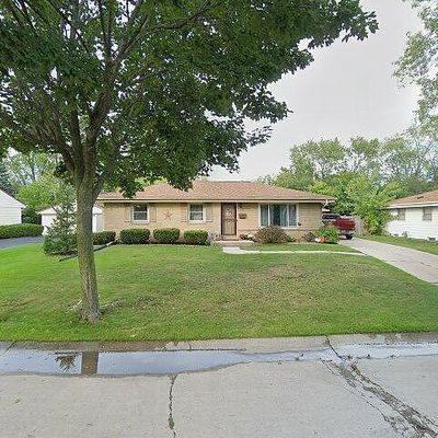 8800 W Dallas St, Milwaukee, WI 53224